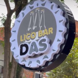 Aviso en Acrílico Circular con Efecto Nube 3D Iluminado – 60 cm de Diámetro